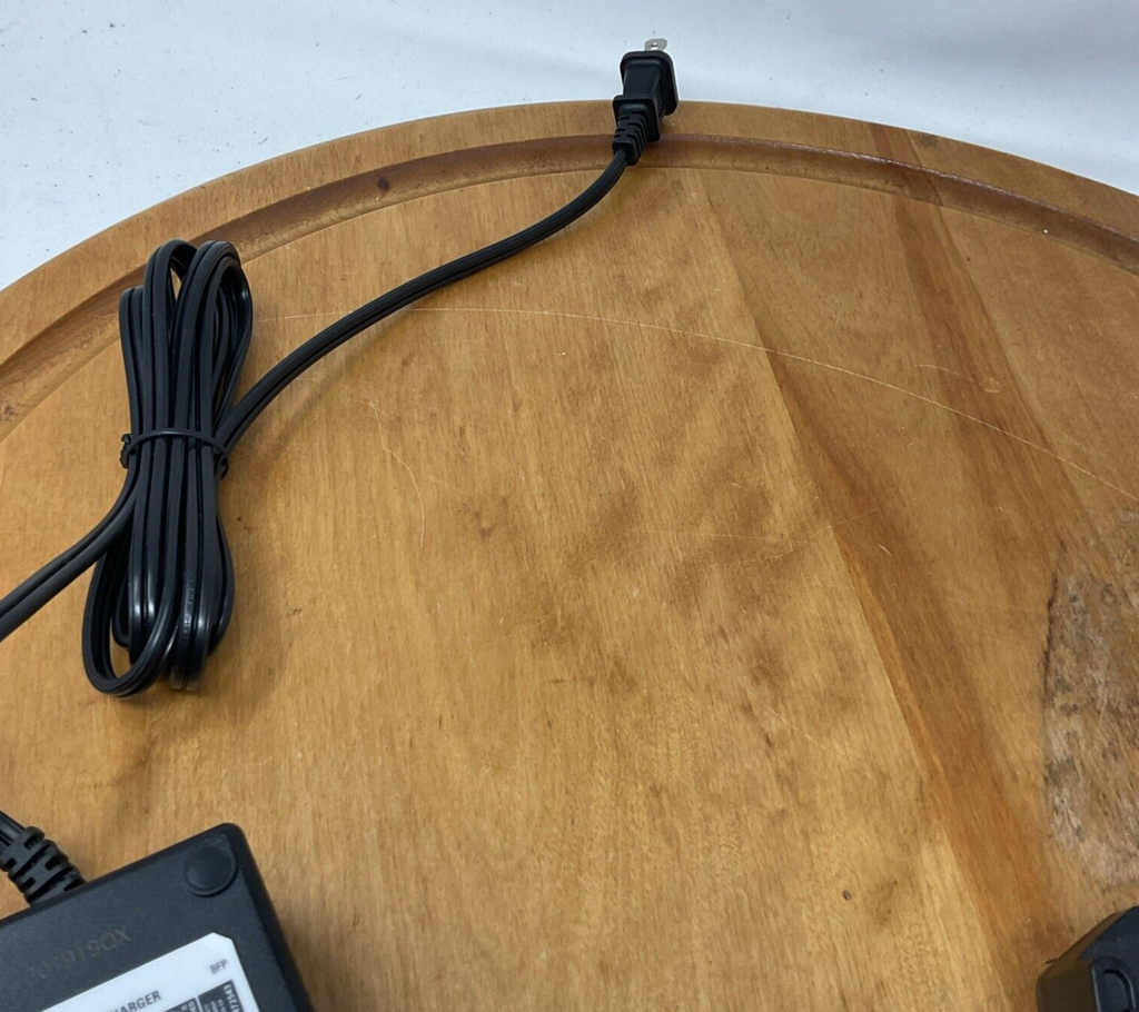 Genuine OEM CUB CADET 60V 60 Volt BATTERY CHARGER CC602 490-280-C011