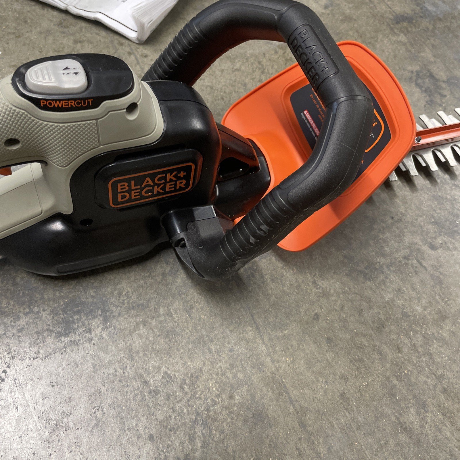 Black & Decker 60V 60 Volt PowerCut Hedge Trimmer 24" LHT360 *Tool Only*